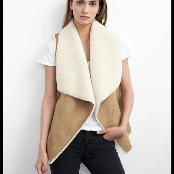 Velvet by Graham & Spencer Jackets & Blazers - Velvet by Graham & Spencer Tan and Cream Teddy Jacket with Waterfall Collar